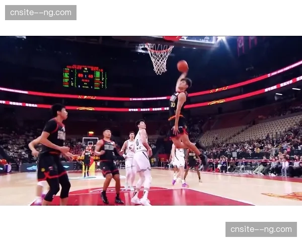 深圳王浩然22分高效表现 年轻锋线进攻潜力逐步释放